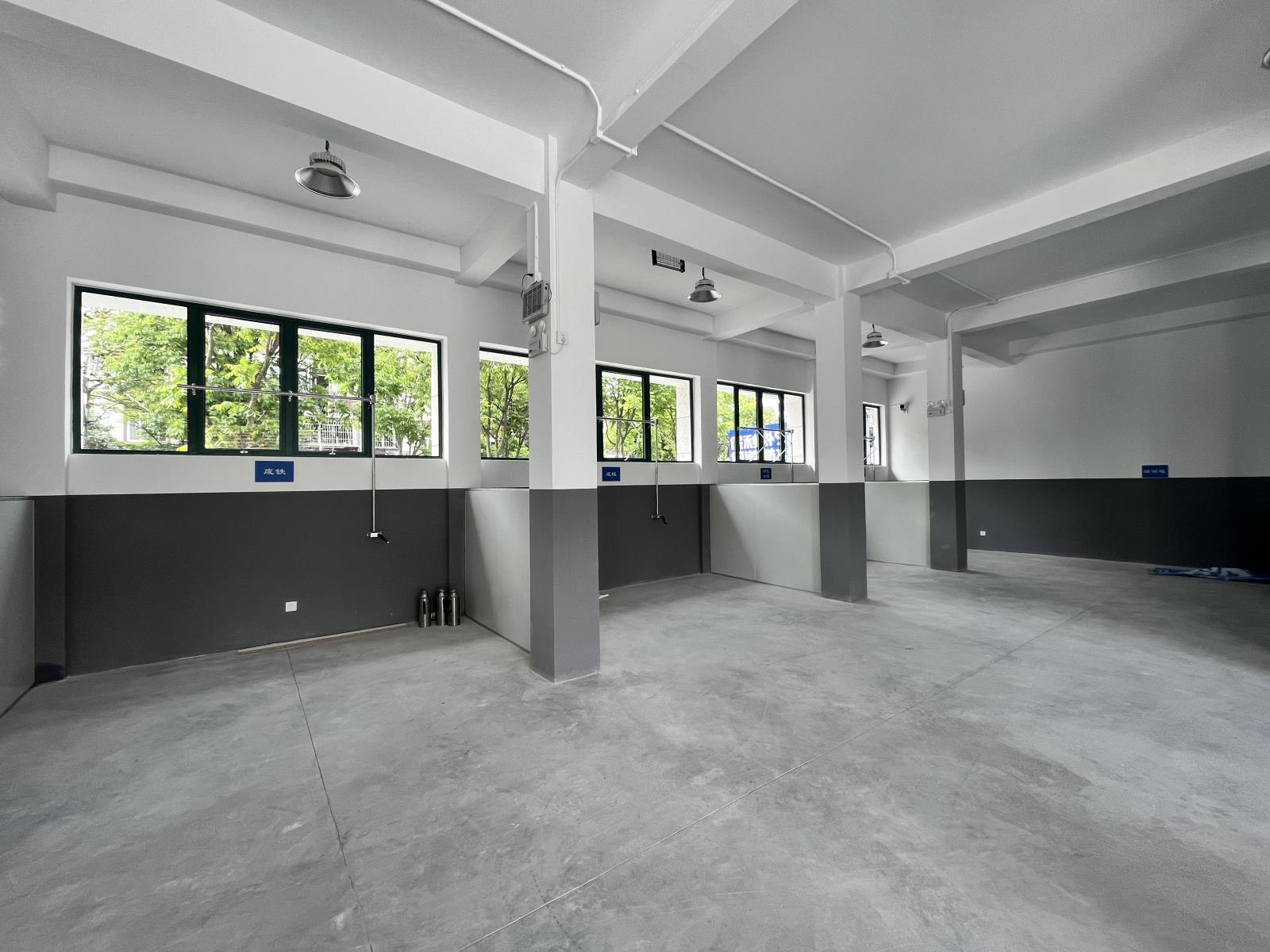 內部1.jpg 內部1.jpg